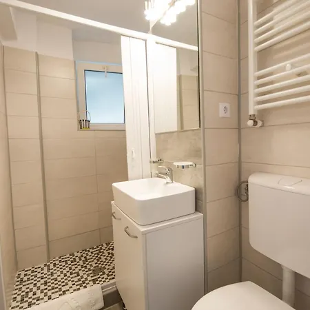 Superb Cismigiu Gardens With Panoramic View For 2